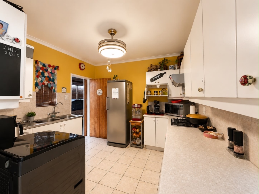 3 Bedroom Property for Sale in Heuwelsig North West